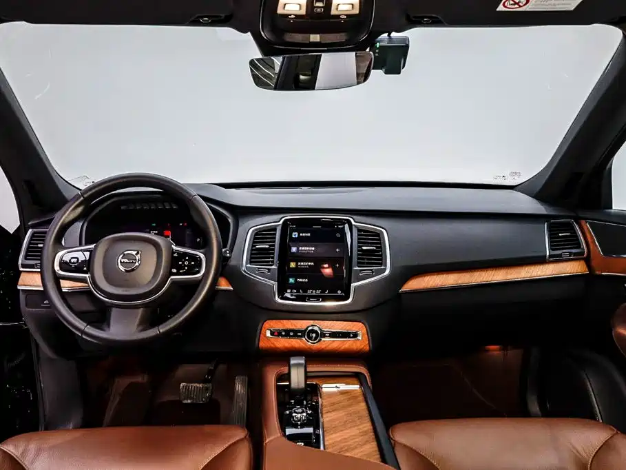 Volvo XC90 — миниатюра 21