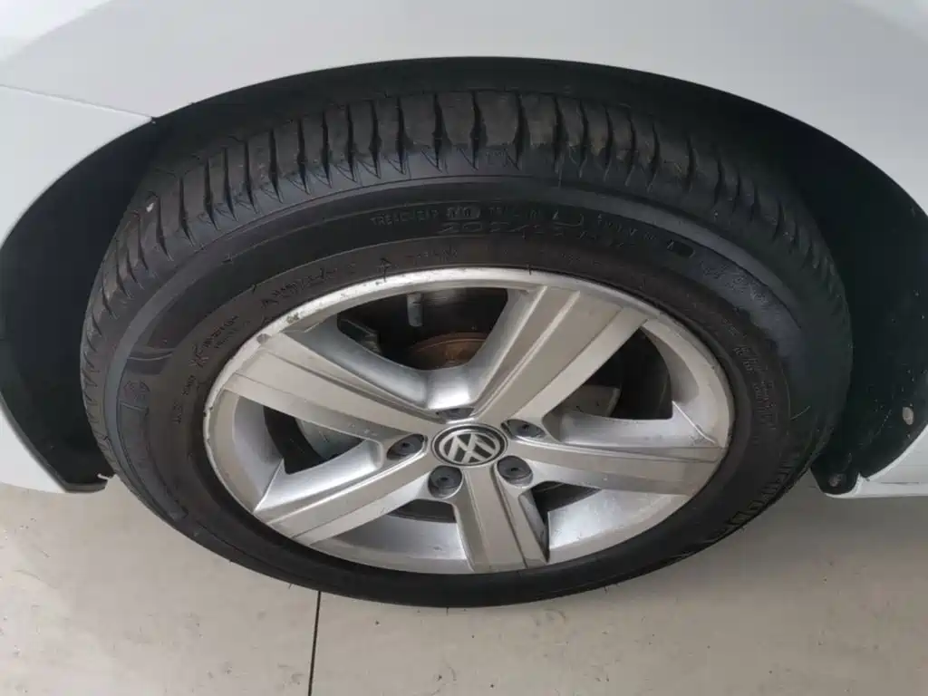 Volkswagen Golf — миниатюра 23