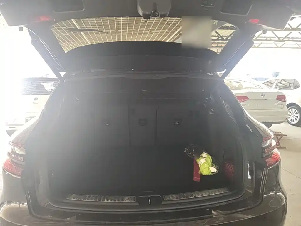 Porsche Macan — миниатюра 19