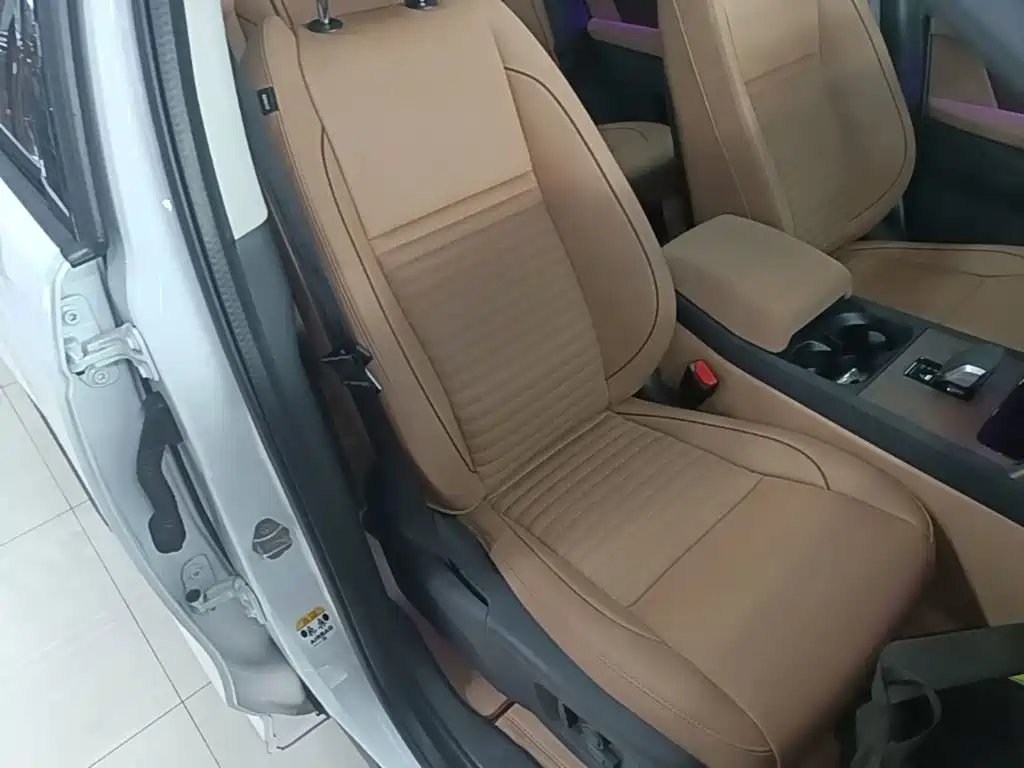Land Rover Discovery Sport — миниатюра 25