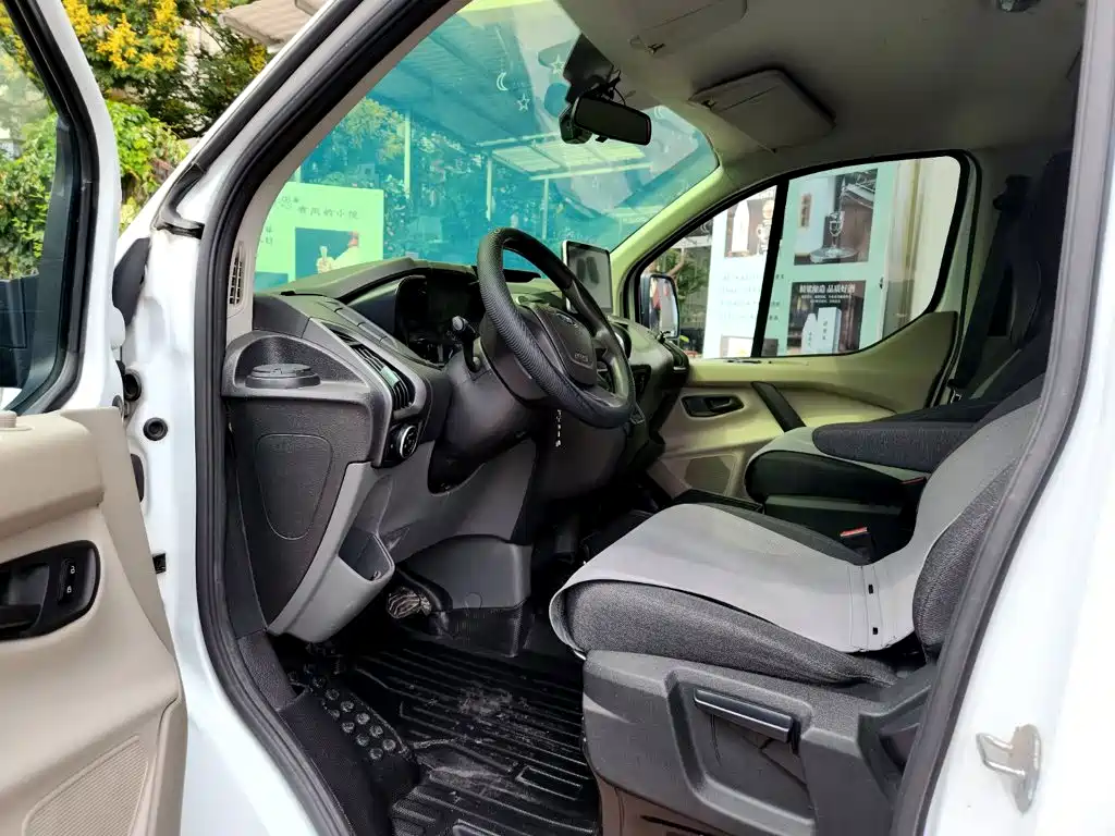 Ford Transit — миниатюра 9