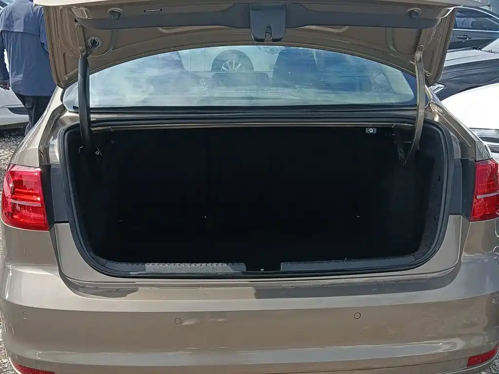 Volkswagen Sagitar — миниатюра 13