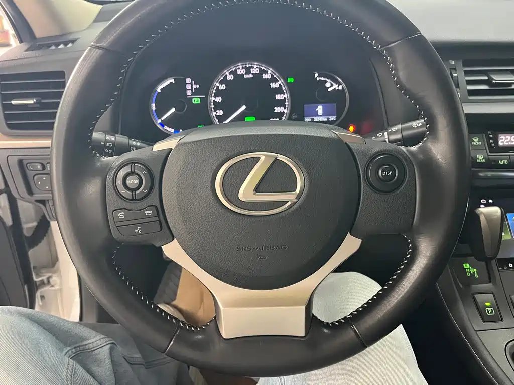 Lexus CT — миниатюра 9