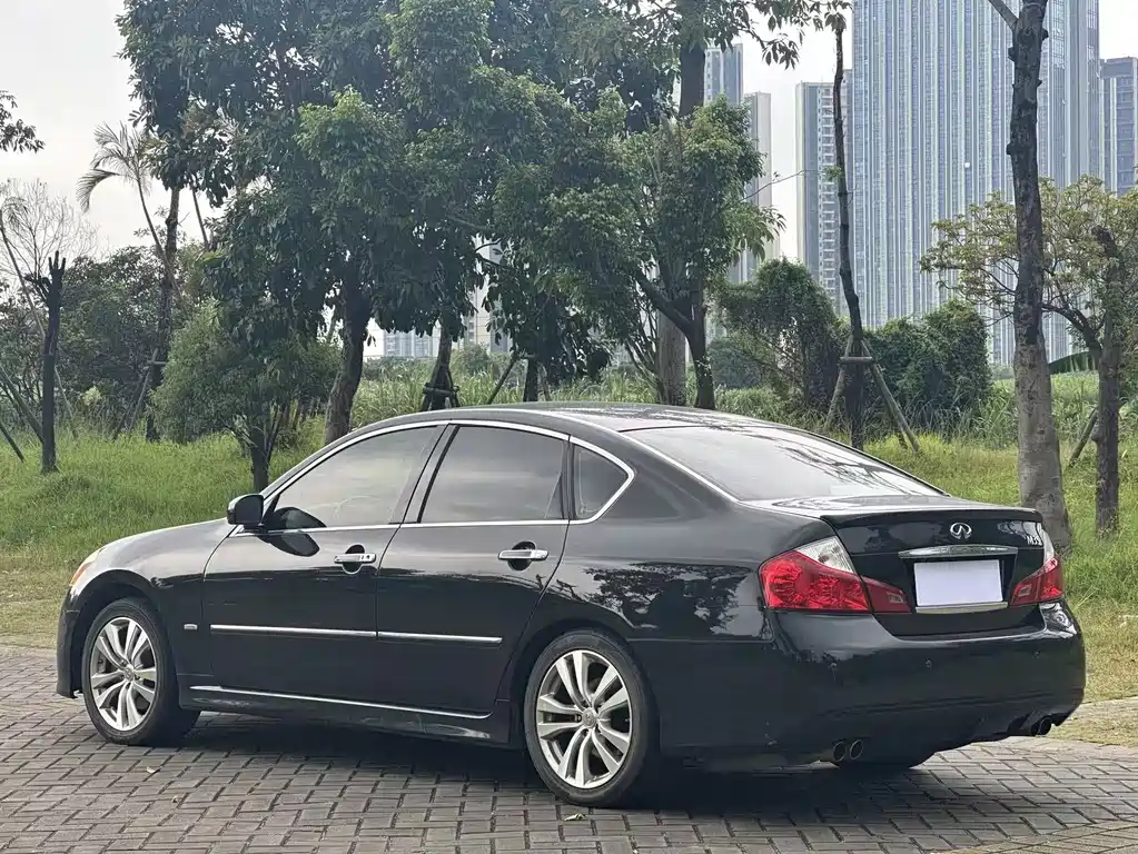 Infiniti M — миниатюра 7