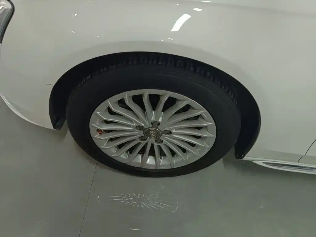 Audi A4L — миниатюра 25