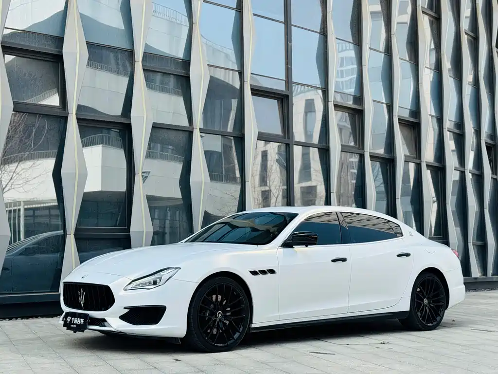 Купить Maserati Quattroporte