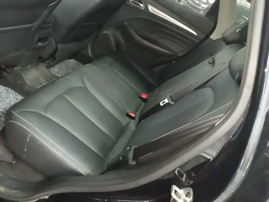 Roewe RX3 — миниатюра 17