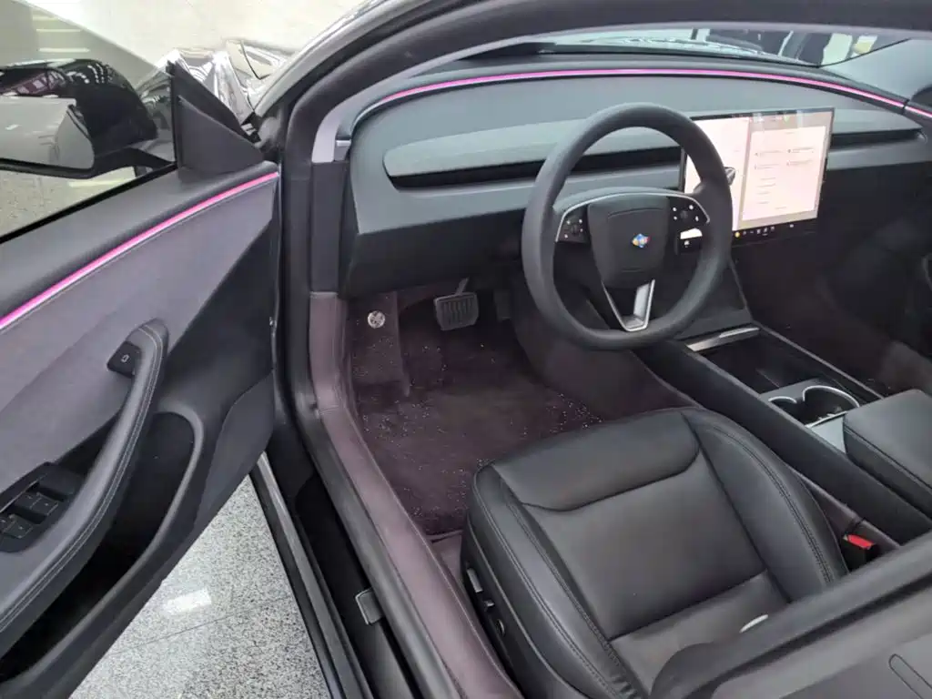 Tesla Model 3 — миниатюра 16