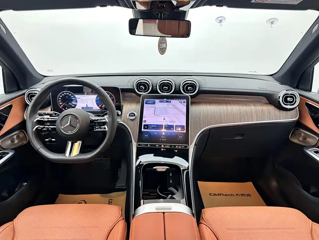 Mercedes-Benz GLC 2023 GLC 300 L 4MATIC 5 мест