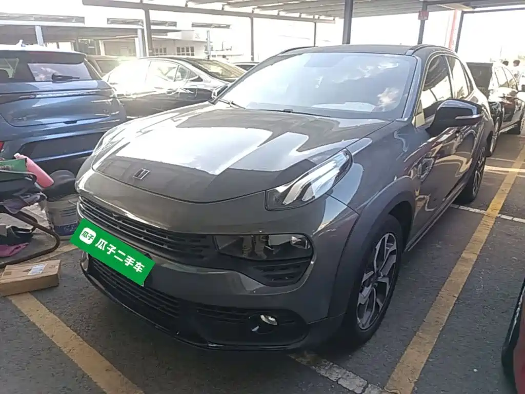 Lynk & Co 02