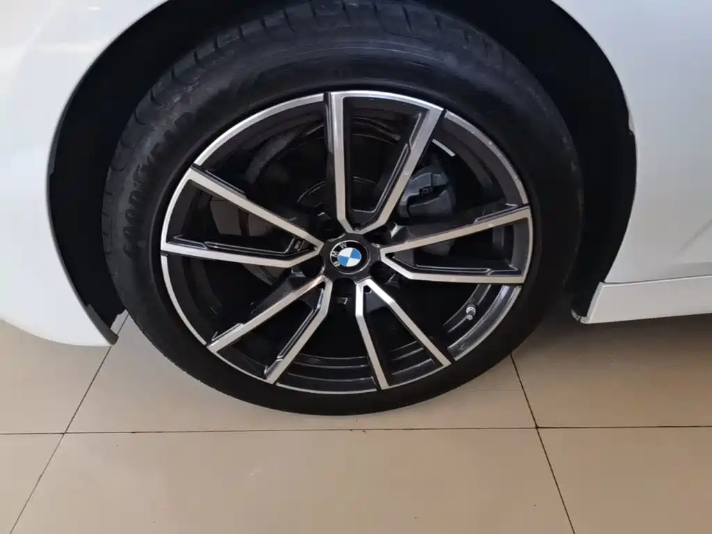 BMW 3 Series — миниатюра 23