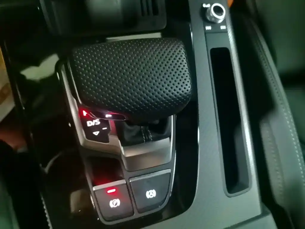 Audi Q5L — миниатюра 14