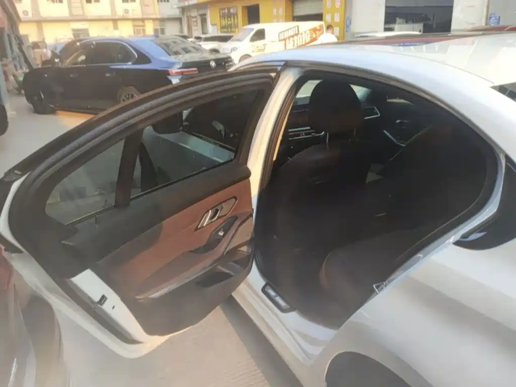 BMW 3 Series — миниатюра 11