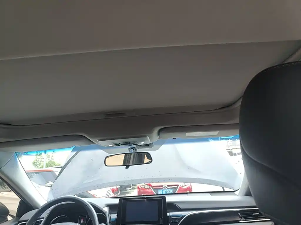 Toyota Camry — миниатюра 18