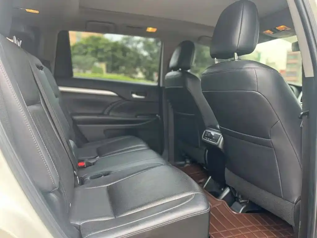 Toyota Highlander — миниатюра 6