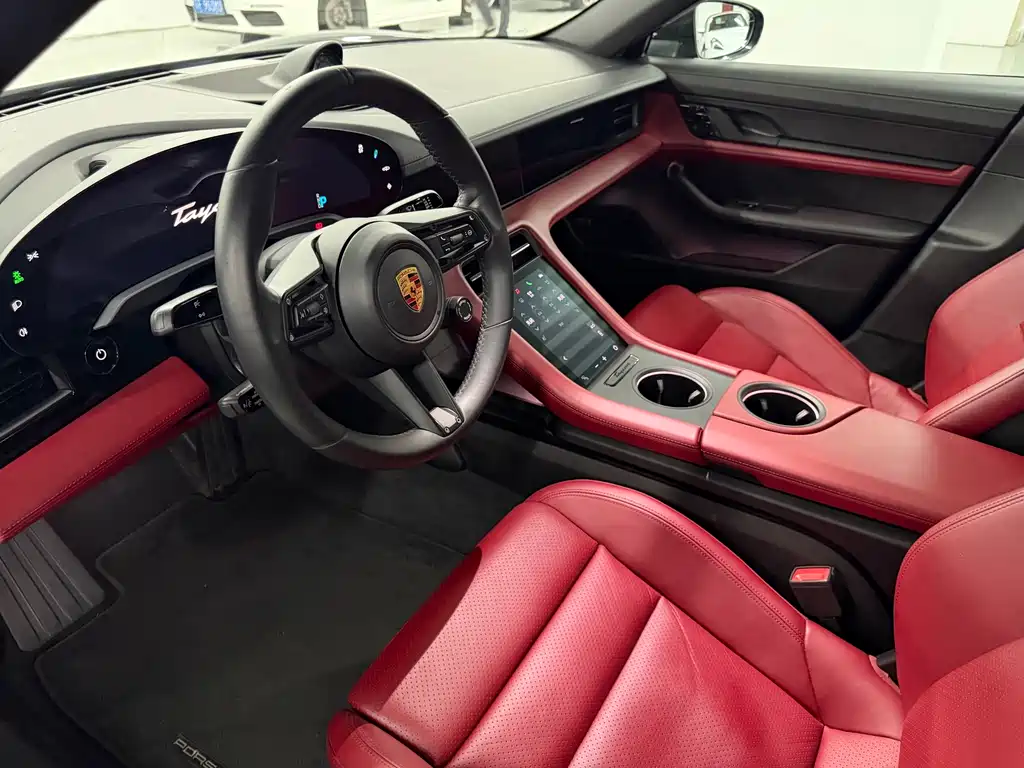 Porsche Taycan — миниатюра 6