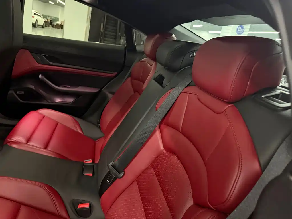 Porsche Taycan — миниатюра 23
