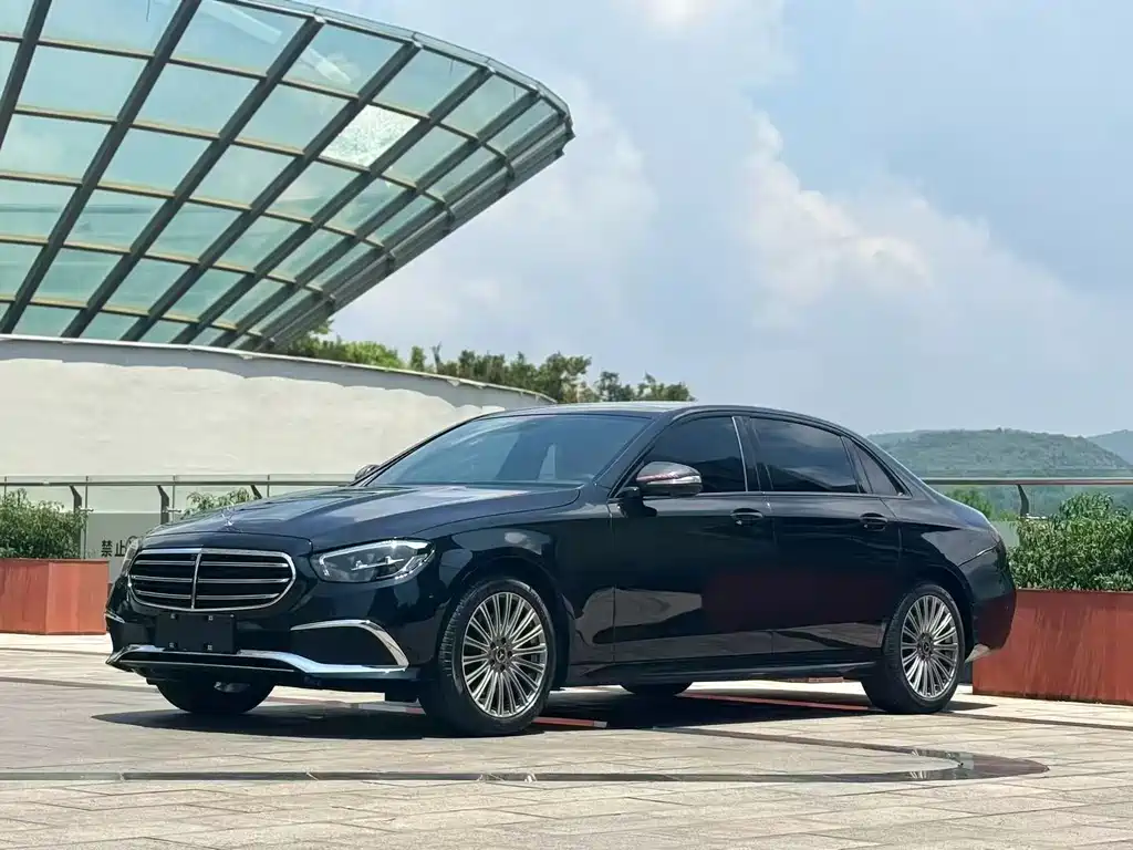 Mercedes-Benz E-Class — миниатюра 3