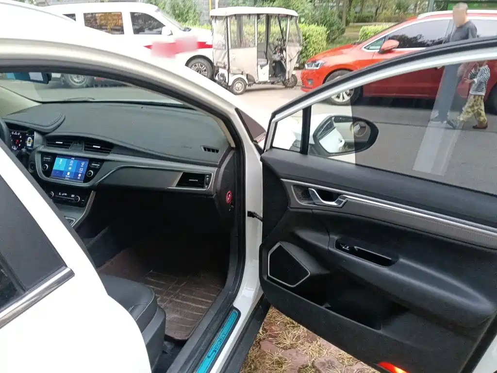 Geely Emgrand GS — миниатюра 17