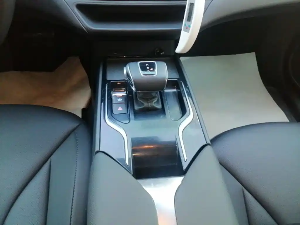 Hongqi Hongqi E-QM5 — миниатюра 14