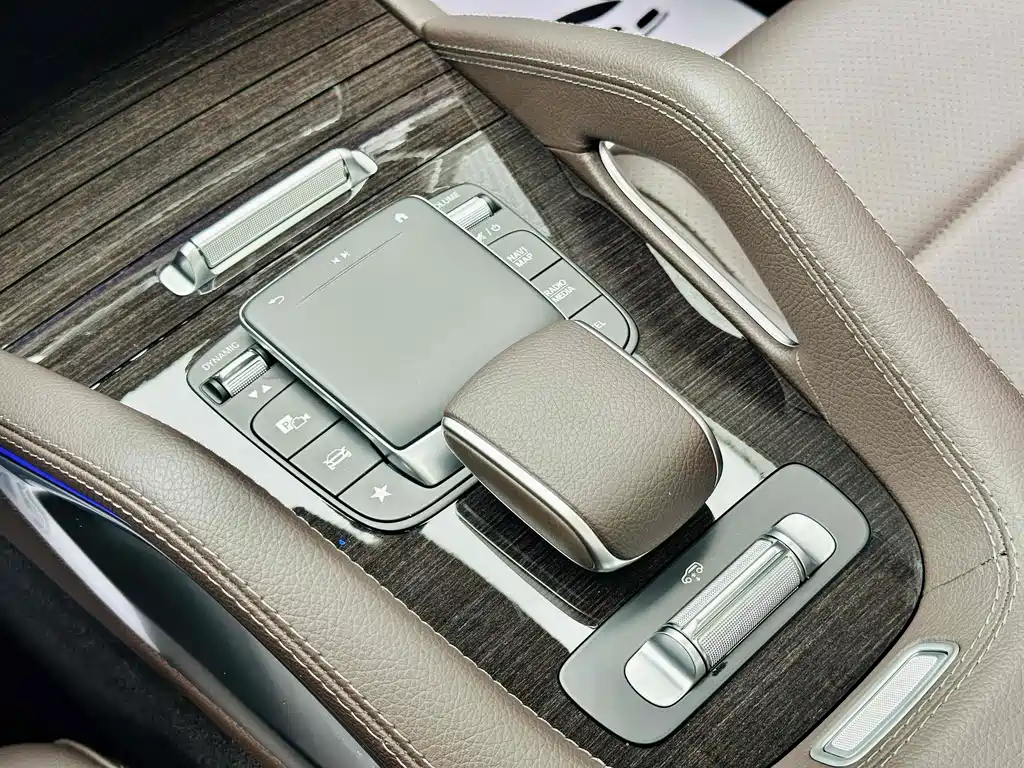 Mercedes-Benz GLS — миниатюра 7