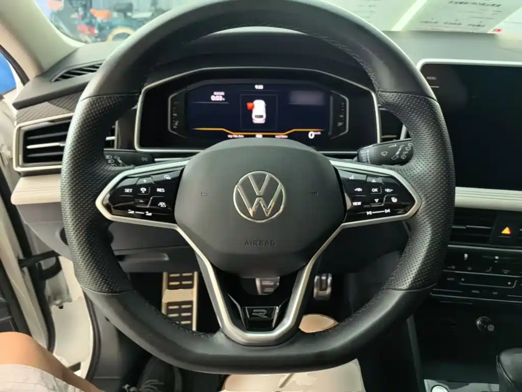 Volkswagen Tiguan L — миниатюра 11