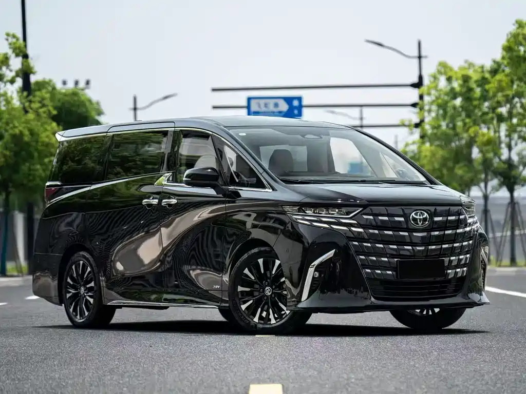 Toyota Alphard — миниатюра 3