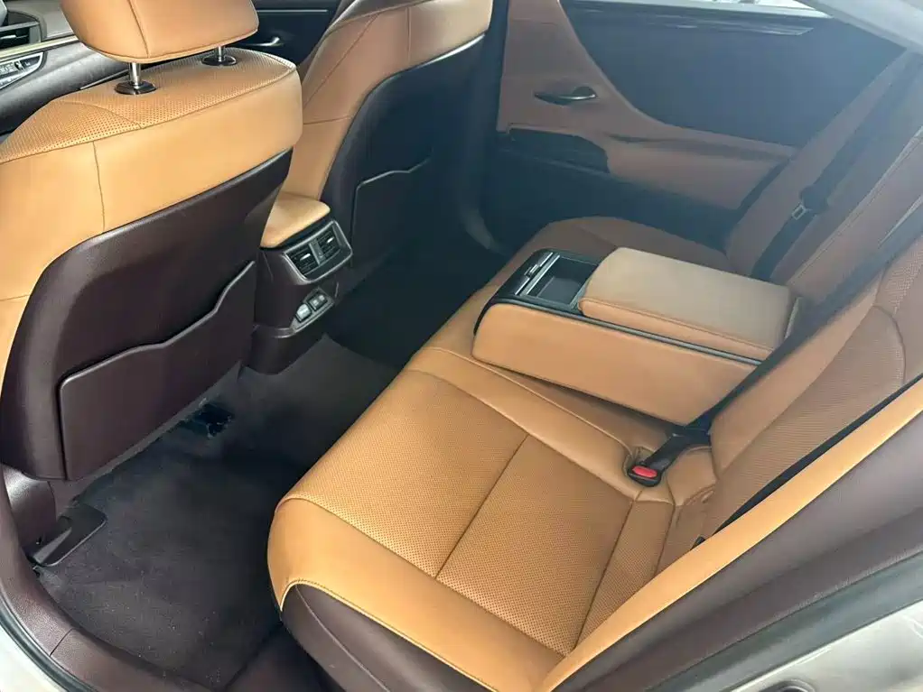 Lexus ES — миниатюра 5