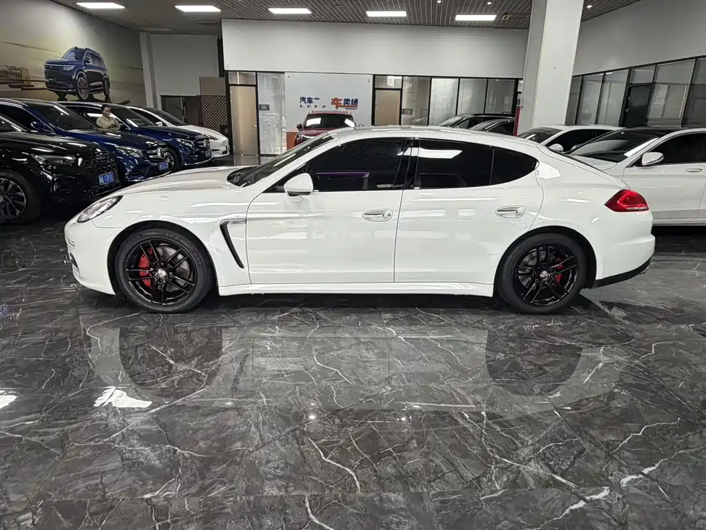 Porsche Panamera — миниатюра 4