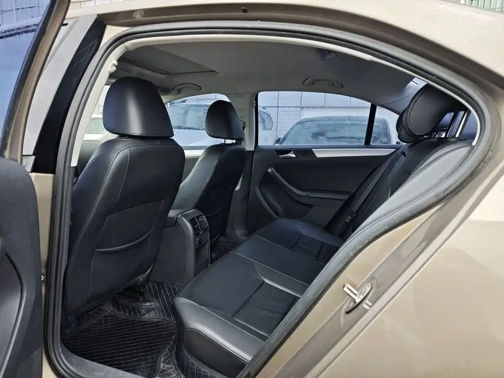 Volkswagen Sagitar — миниатюра 5