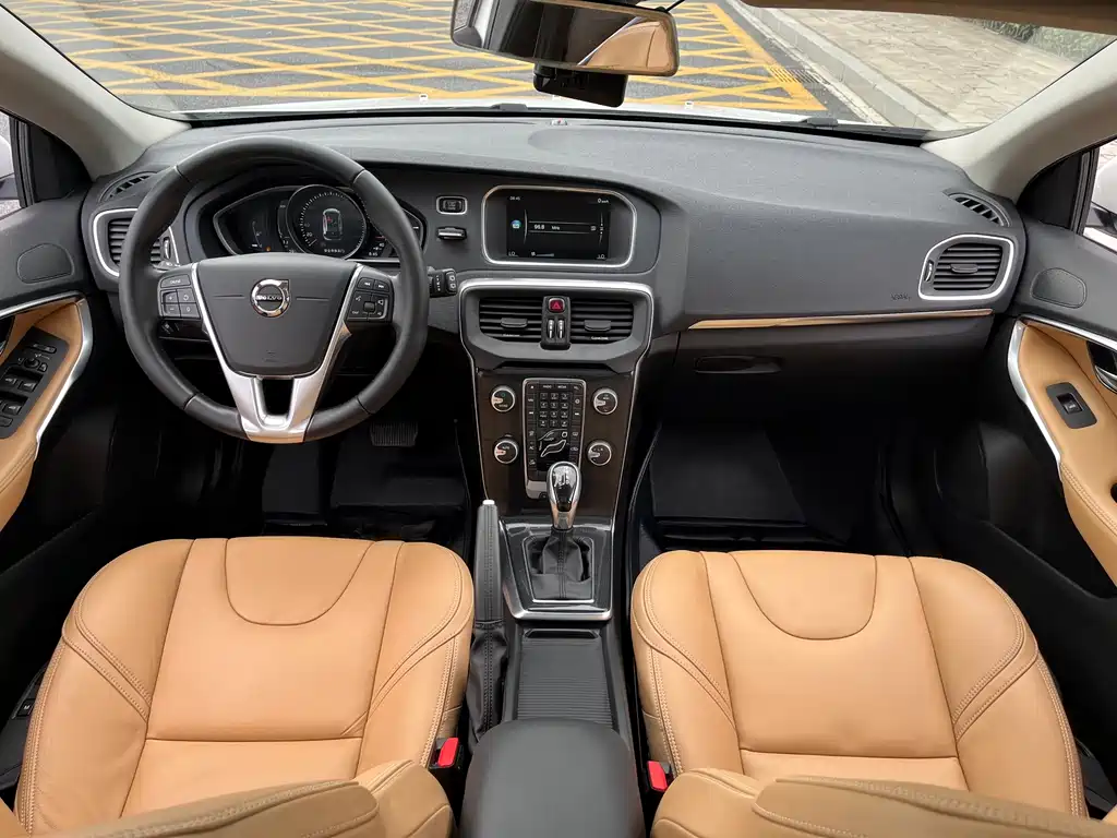 Volvo V40 — миниатюра 16