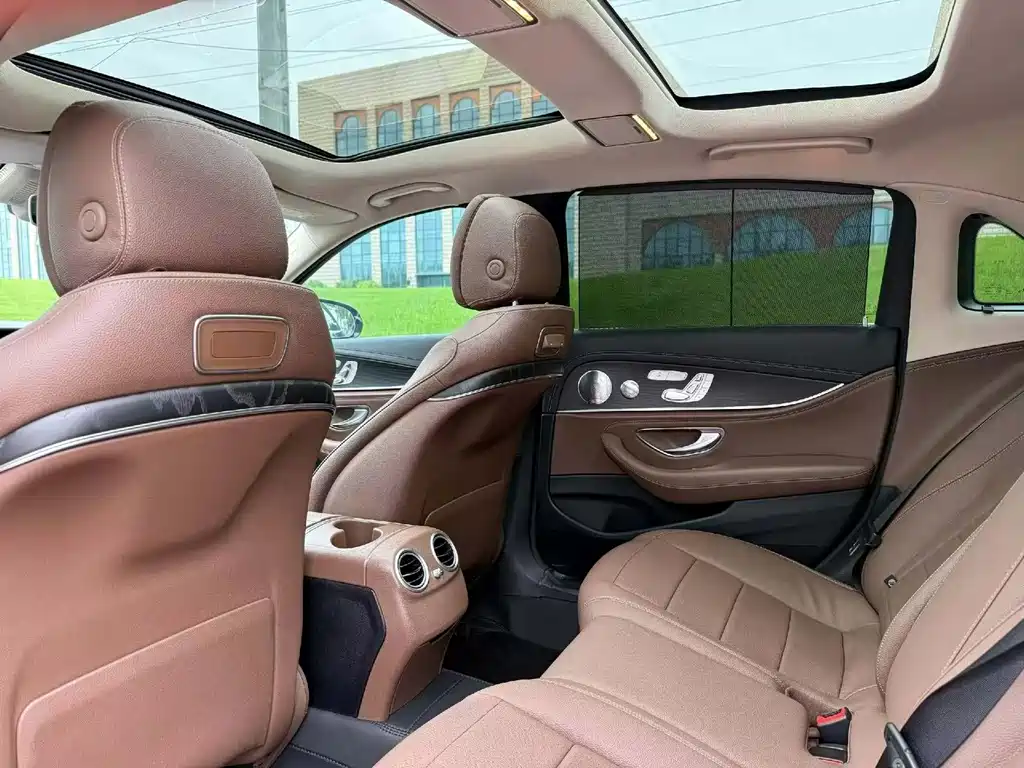 Mercedes-Benz E-Class — миниатюра 6