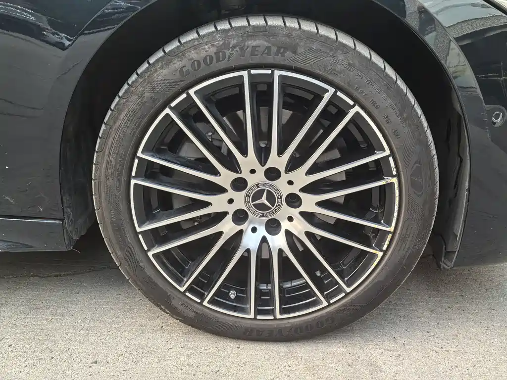 Mercedes-Benz C-Class — миниатюра 12