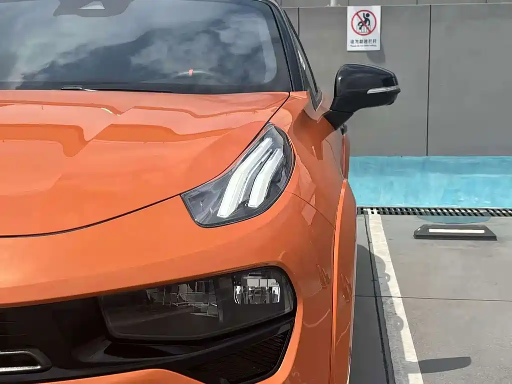 Lynk & Co 02 Hatchback — миниатюра 7
