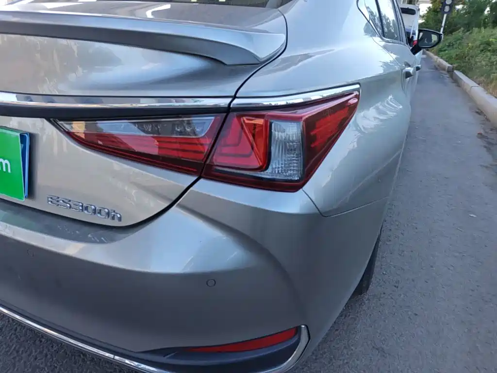 Lexus ES — миниатюра 8