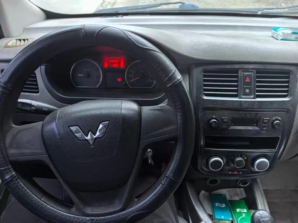 Wuling Rongguang V — миниатюра 9