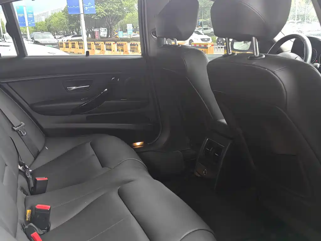 BMW 3 Series — миниатюра 11