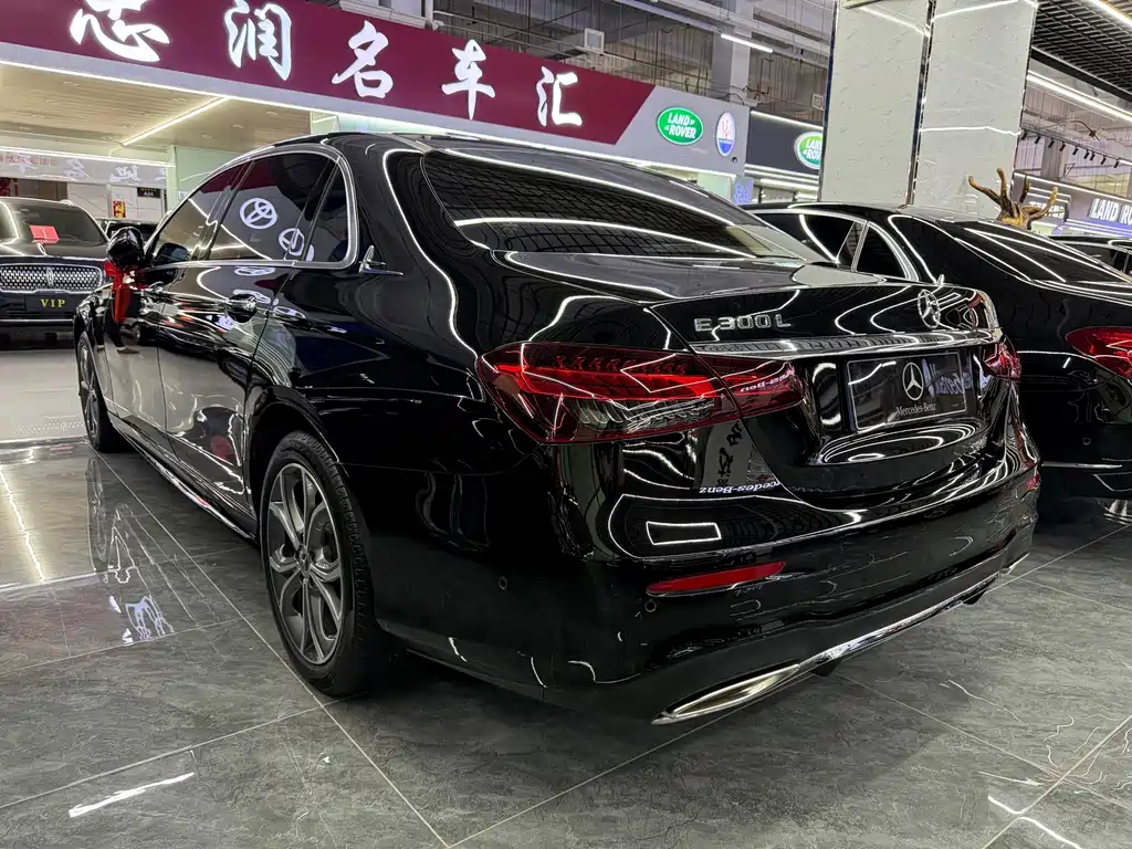 Mercedes-Benz E-Class — миниатюра 4