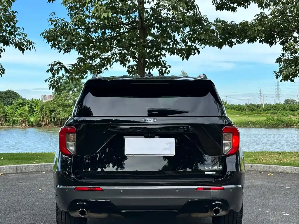 Ford Explorer — миниатюра 7