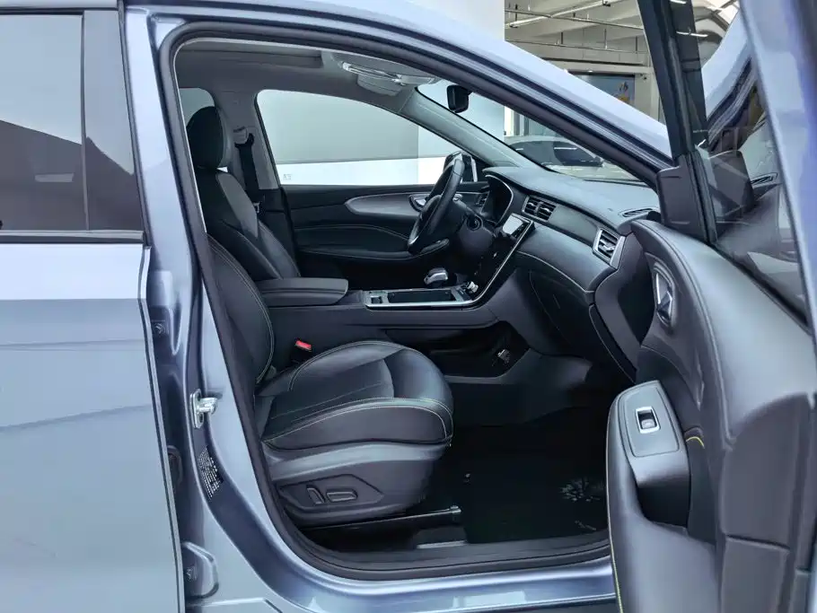 Roewe RX5 — миниатюра 8