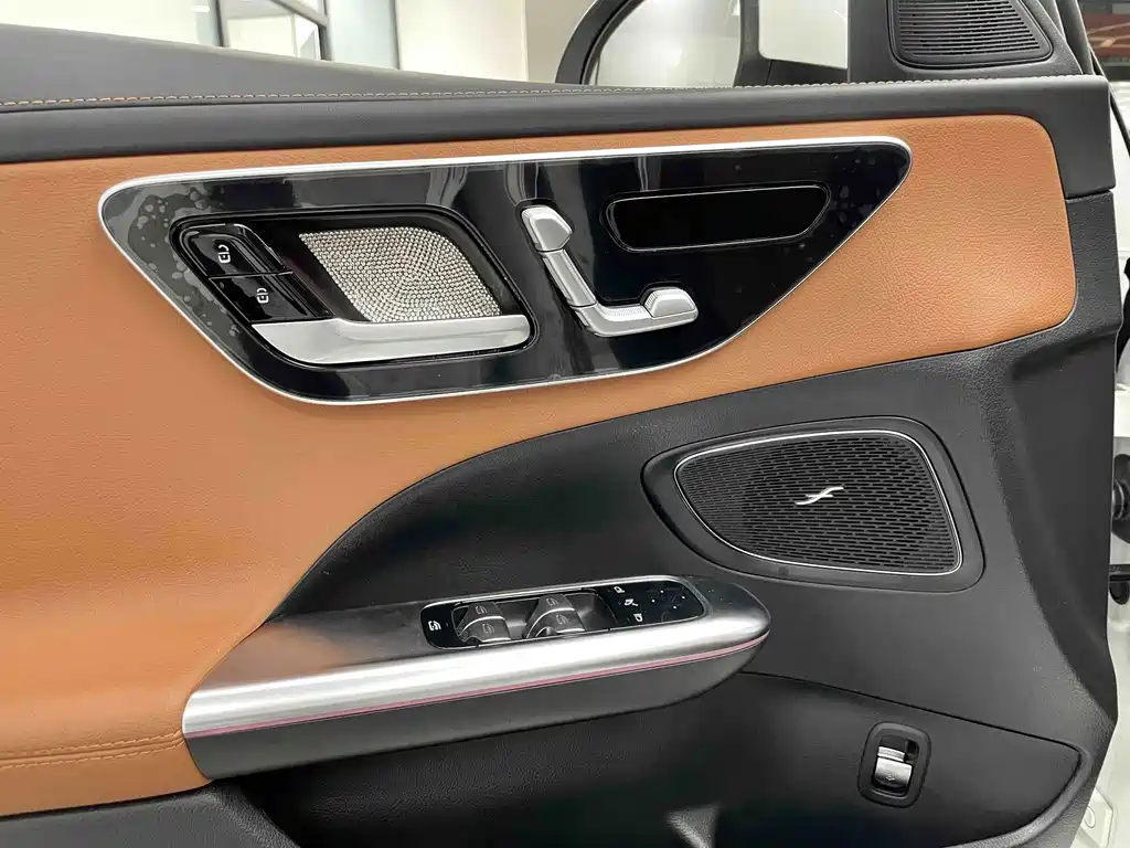Mercedes-Benz C-Class — миниатюра 17