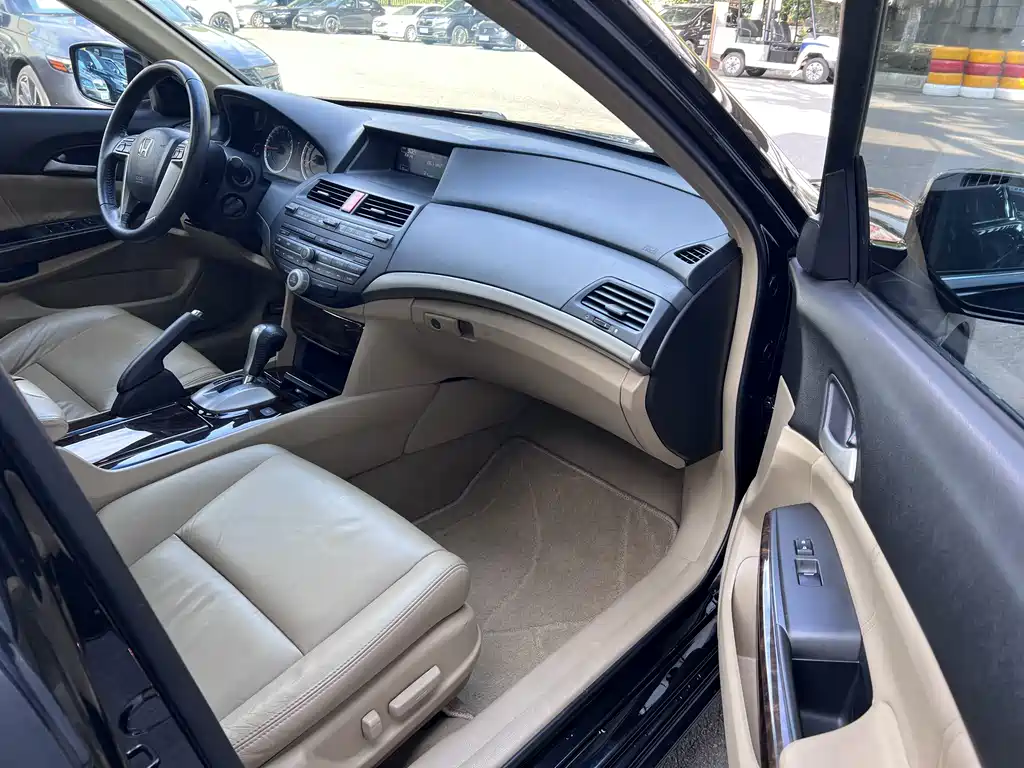 Honda Accord — миниатюра 10