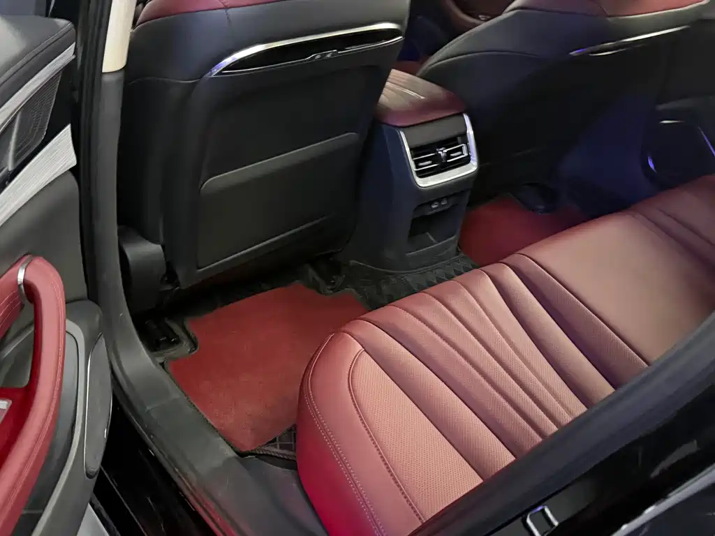 Hongqi Hongqi H5 — миниатюра 8