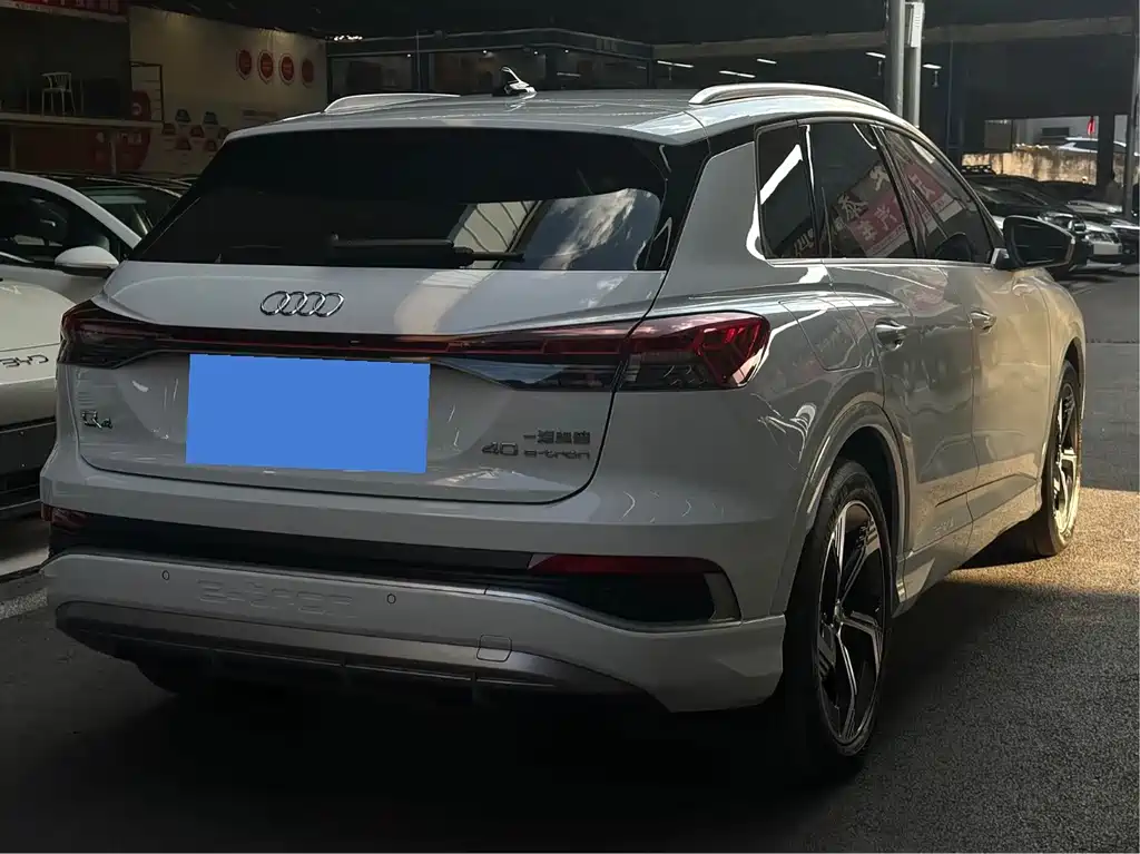 Audi Q4 e-tron — миниатюра 6