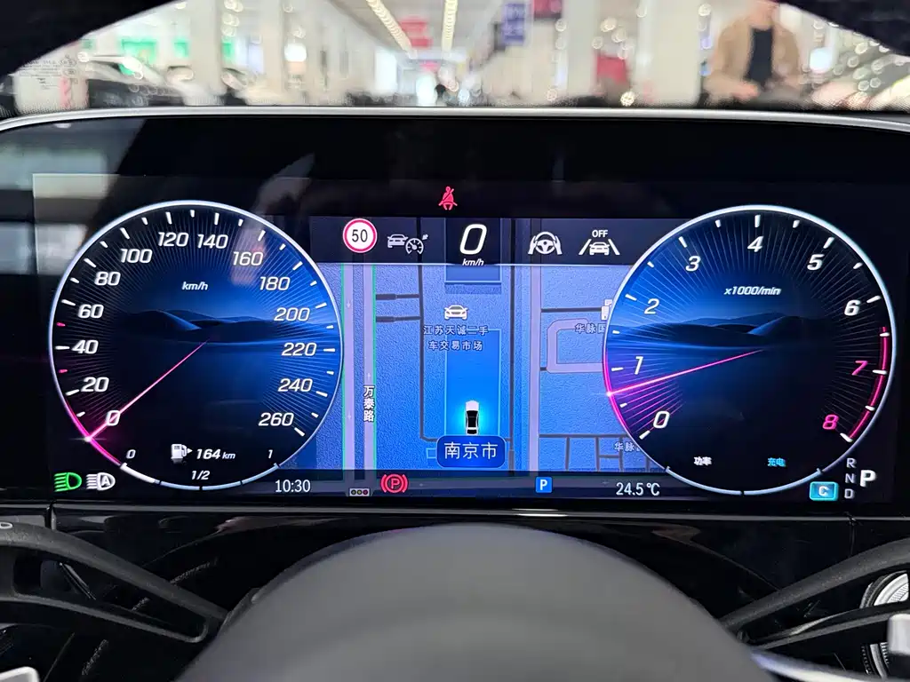 Mercedes-Benz E-Class — миниатюра 13