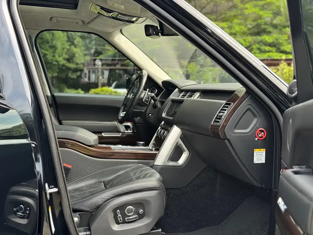 Land Rover Range Rover — миниатюра 8