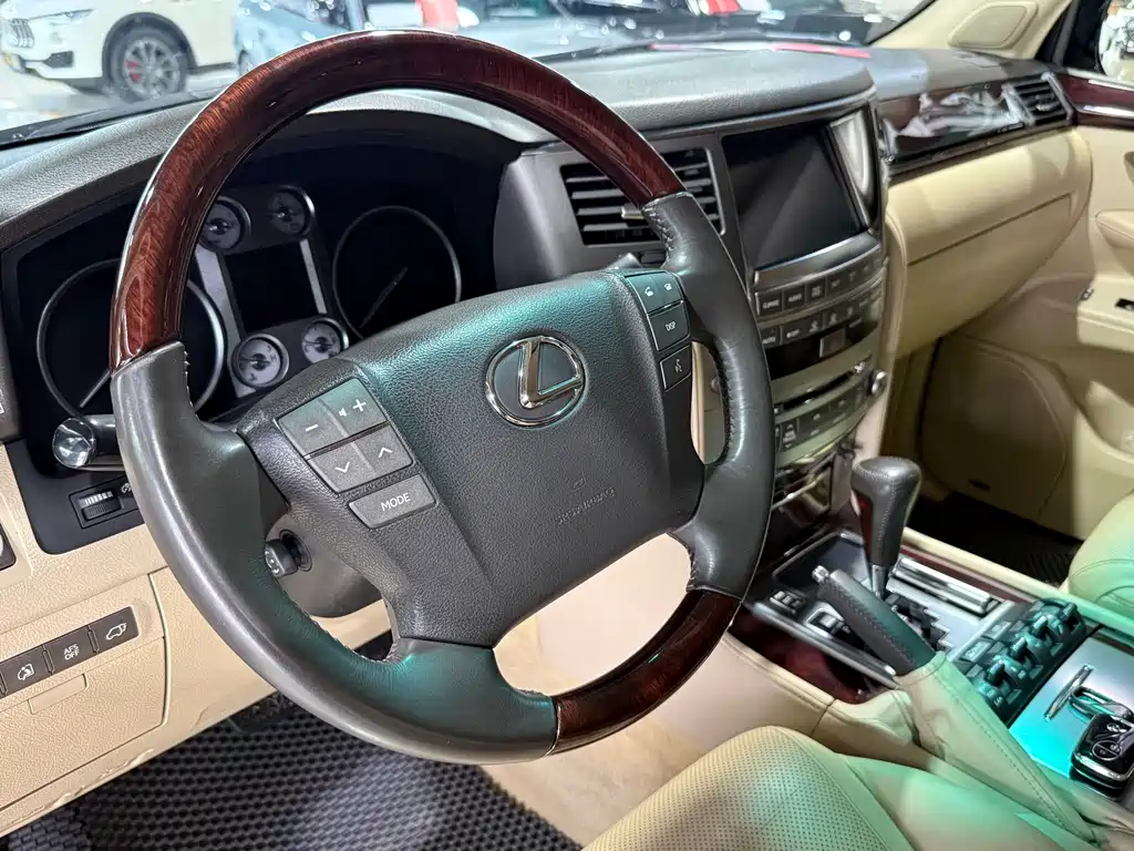Lexus LX 2012 570