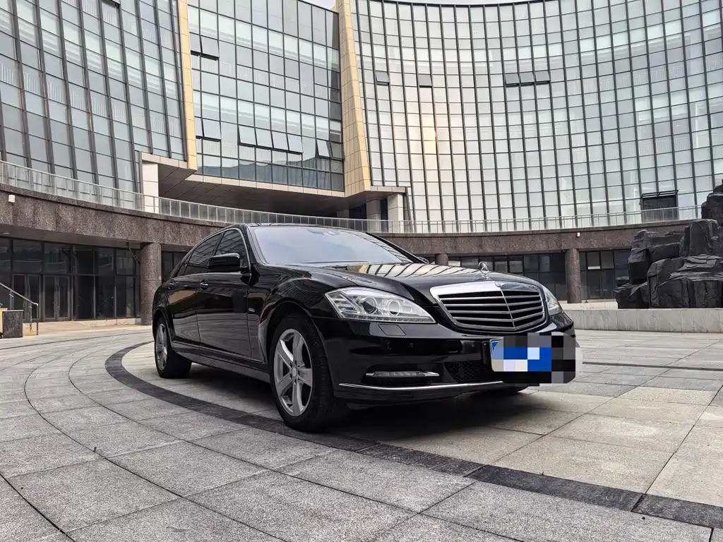 Mercedes-Benz S-Class — миниатюра 2