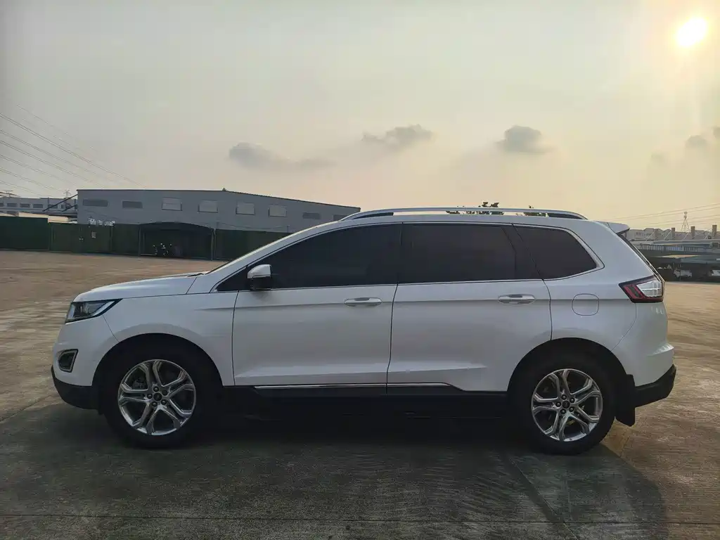 Ford Edge — миниатюра 7