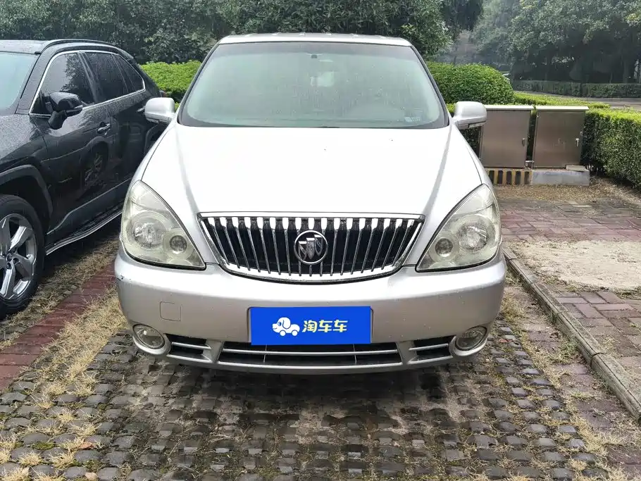 Buick GL8 — миниатюра 2